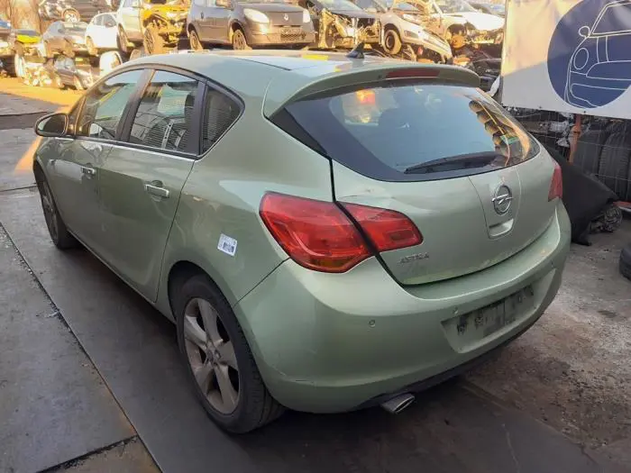 Felgen Set + Reifen Opel Astra