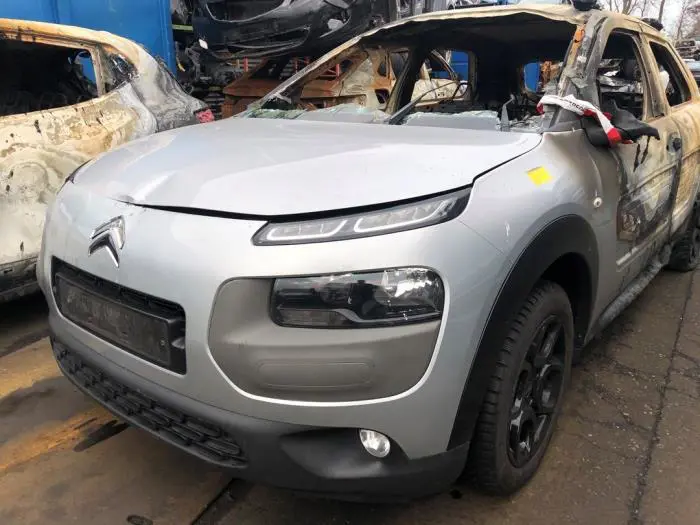 Fusee links-voor Citroen C4 Cactus