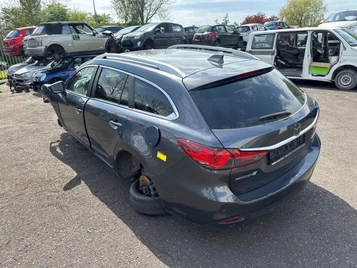 Remklauw (Tang) rechts-voor Mazda 6.