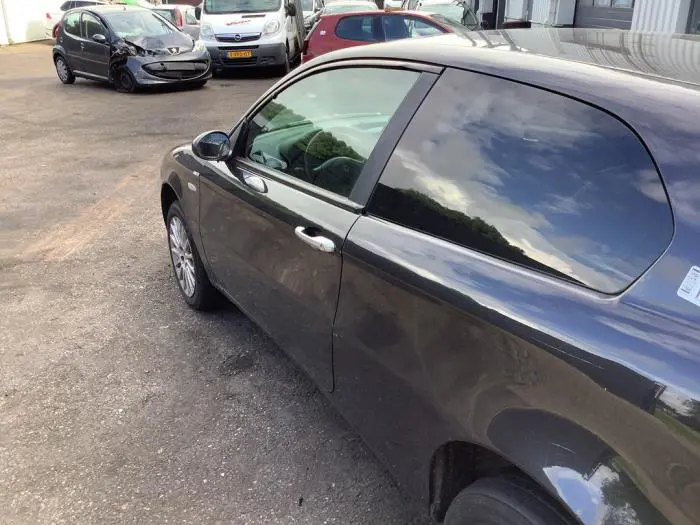 Portier 2Deurs links Alfa Romeo 147