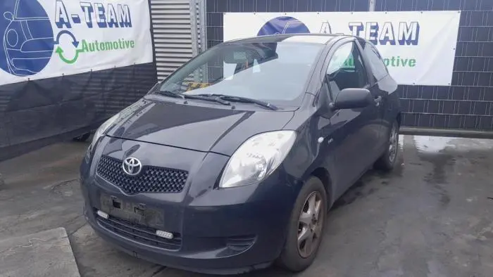 Scherm links-voor Toyota Yaris