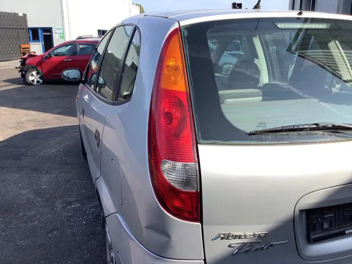 Achterlicht links Nissan Almera Tino