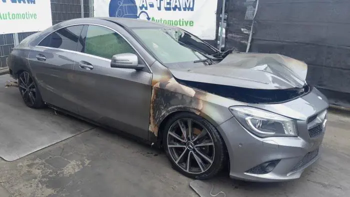 Tür 4-türig rechts vorne Mercedes CLA