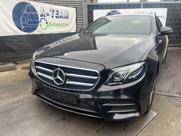 Scherm links-voor Mercedes E-Klasse