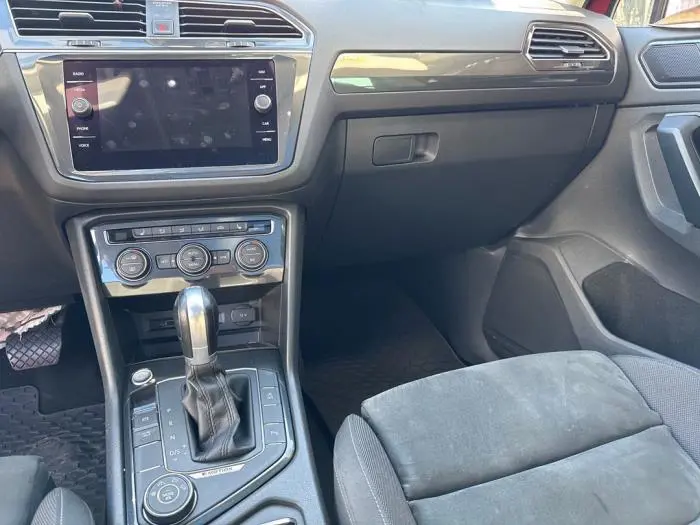 Radio omlijsting Volkswagen Tiguan