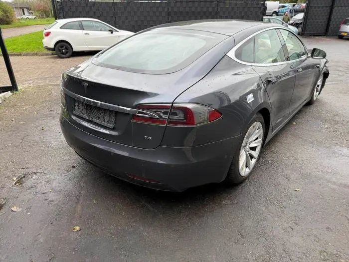 Stoßstange hinten Tesla Model S