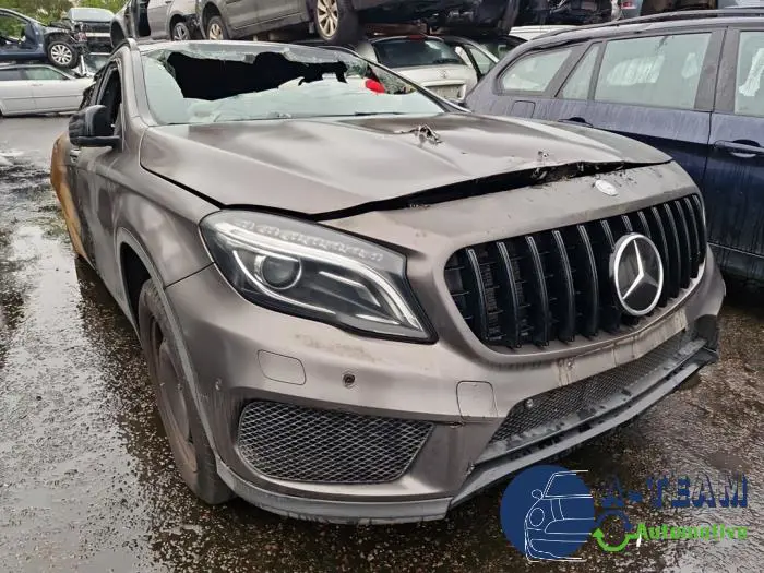 Mercedes GLA 14-